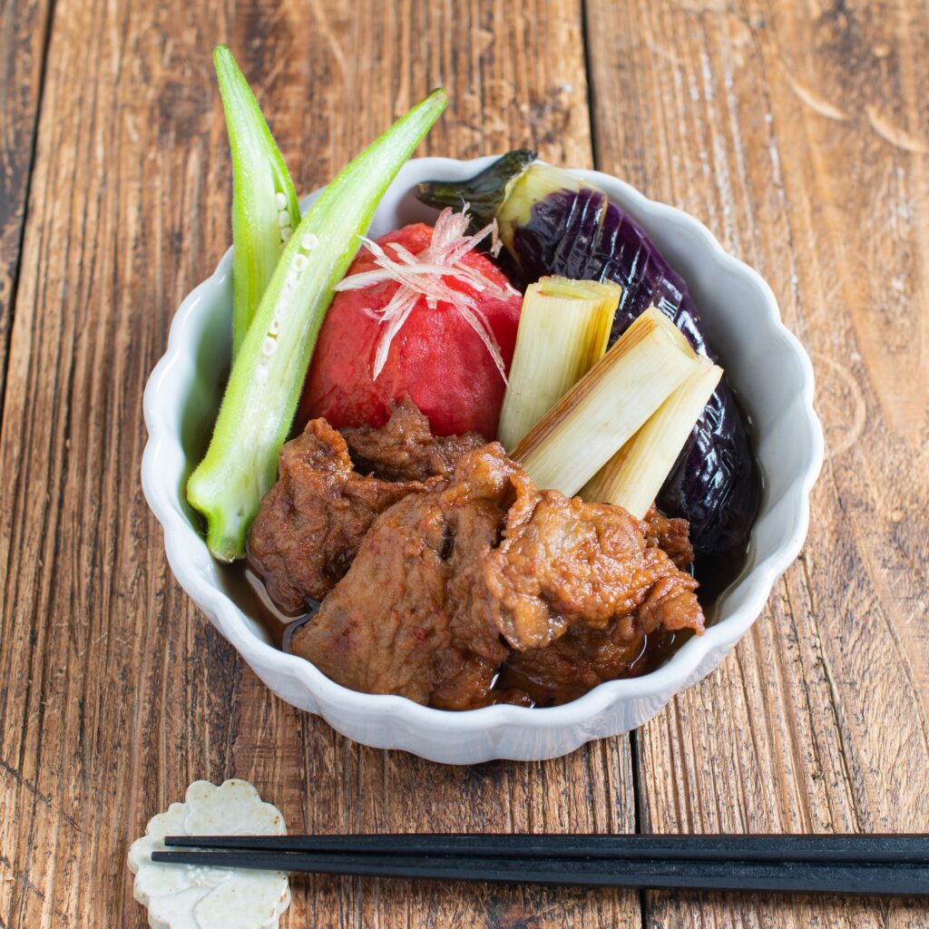 天ぷらと夏野菜の冷やしおでんのテーブルフォト